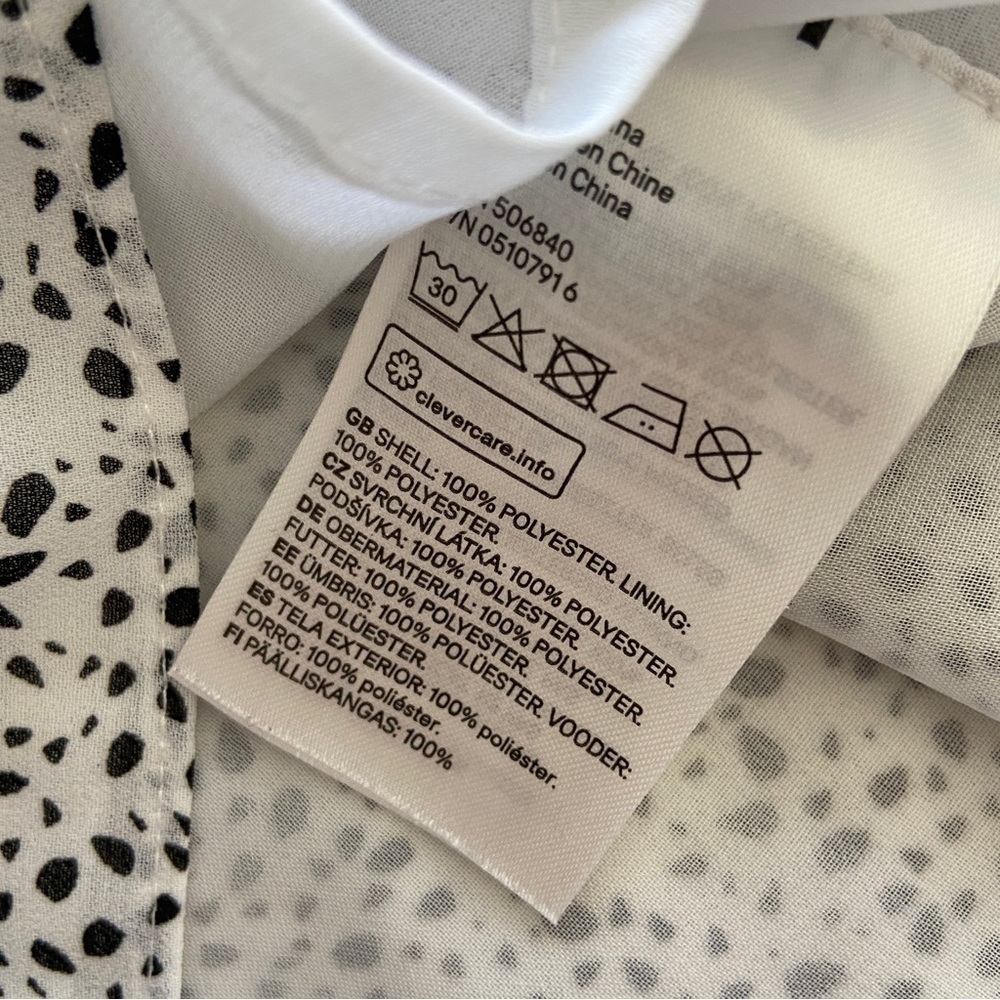 H&M WHITE/BLACK POLKA DOT SLEEVELESS TOP/BLOUSE WITH RUFFLE DETAILS/KEYHOLE, 2 - Picture 12 of 12